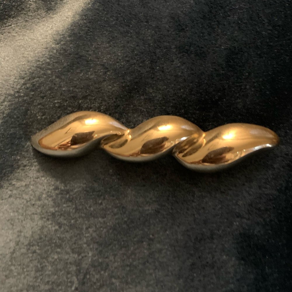 Sterling silver wavy brooch